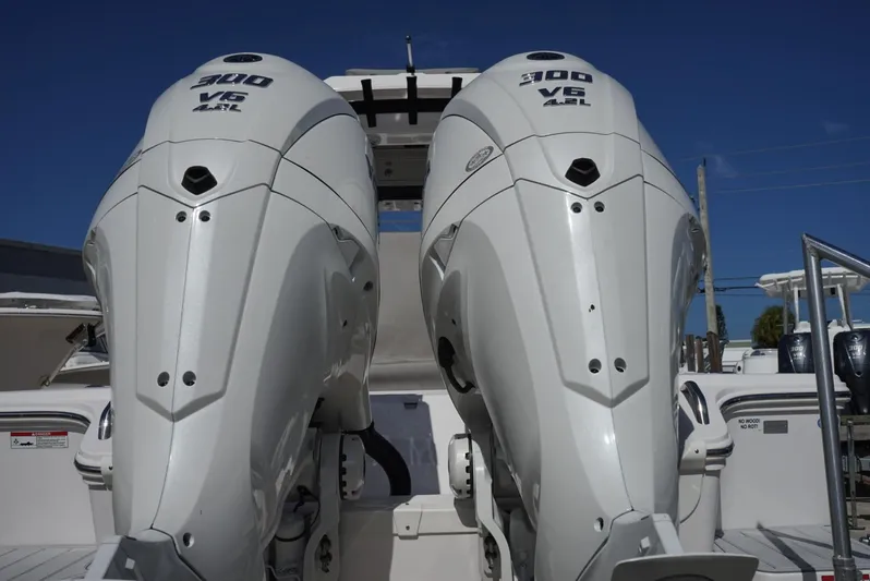  Yacht Photos Pics Twin 300 V6 outboard engines on a 2025 Sea Fox 282 Hybrid LT boat.