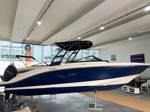 2020 Sea Ray SPX 210 OB