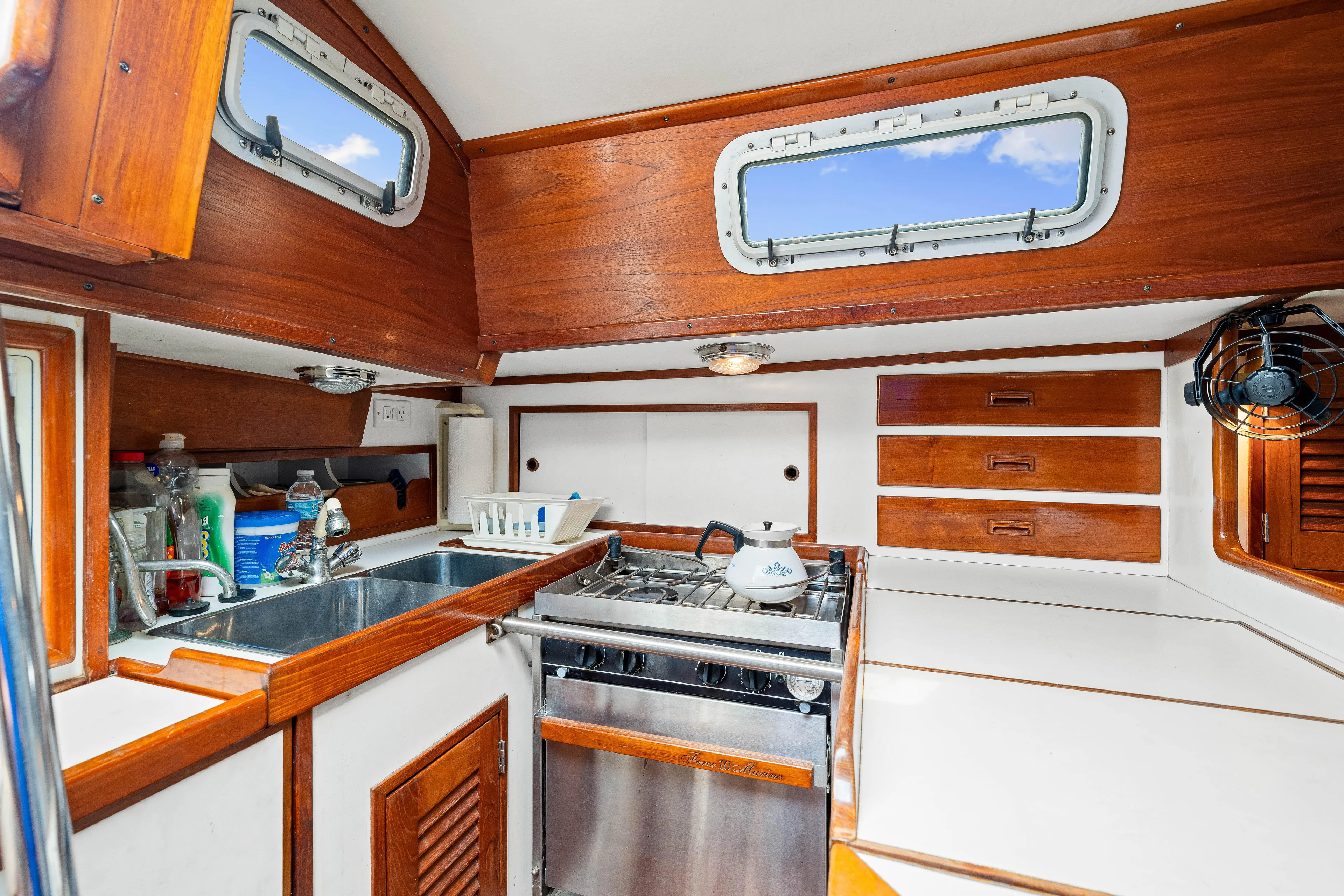 Allegria Yacht Photos Pics 