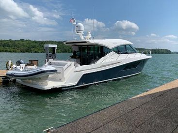 2020 53' Tiara Yachts-53 Coupe Chattanooga, TN, US