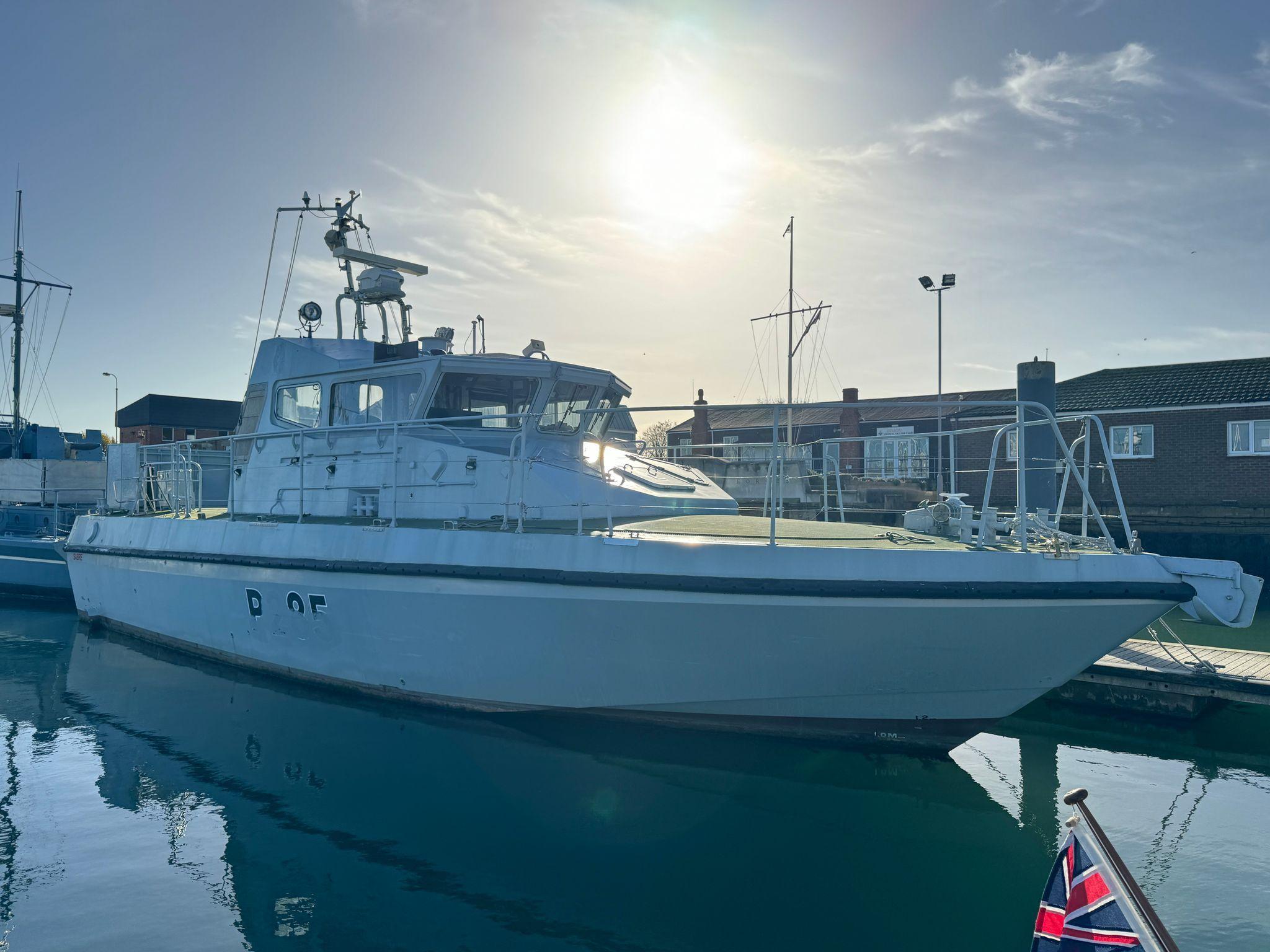 Patrol Vessel Former Royal Navy Usado en Hampshire - Cosas de Barcos