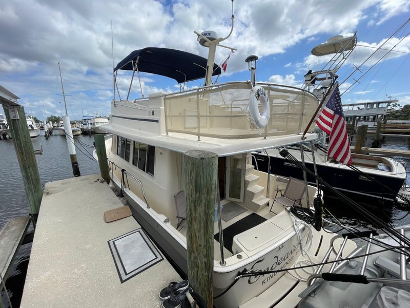 2007 Mainship 400 Trawler