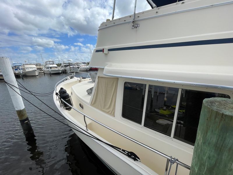 2007 Mainship 400 Trawler