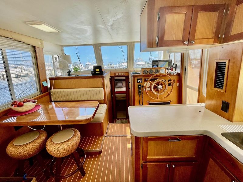 2007 Mainship 400 Trawler