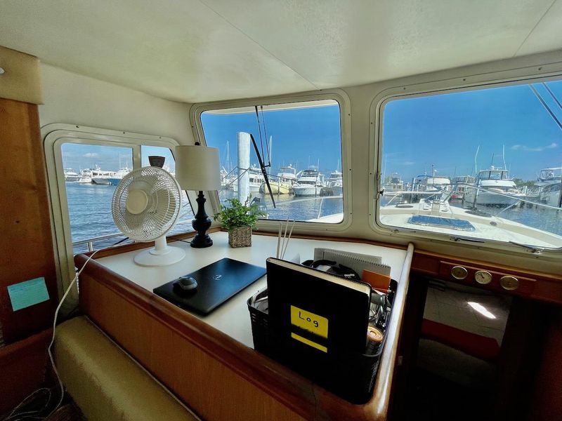 2007 Mainship 400 Trawler