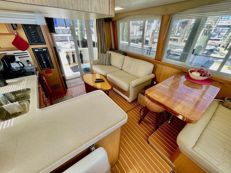 2007 Mainship 400 Trawler