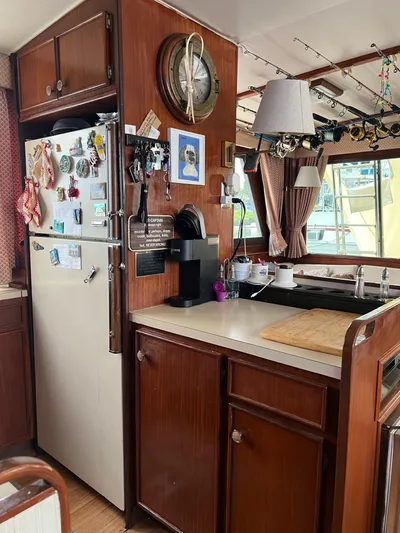 Golden Olive Yacht Photos Pics 