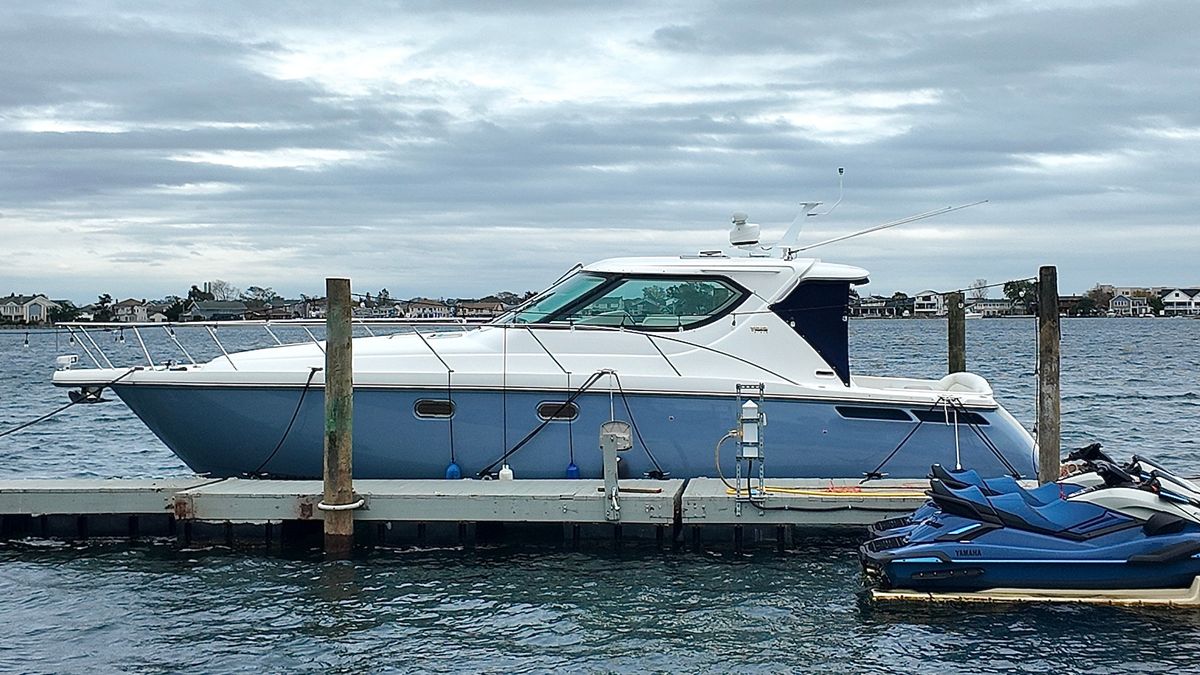 2006 Tiara Yachts 43 