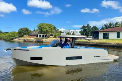 De Antonio Yachts D42 Open