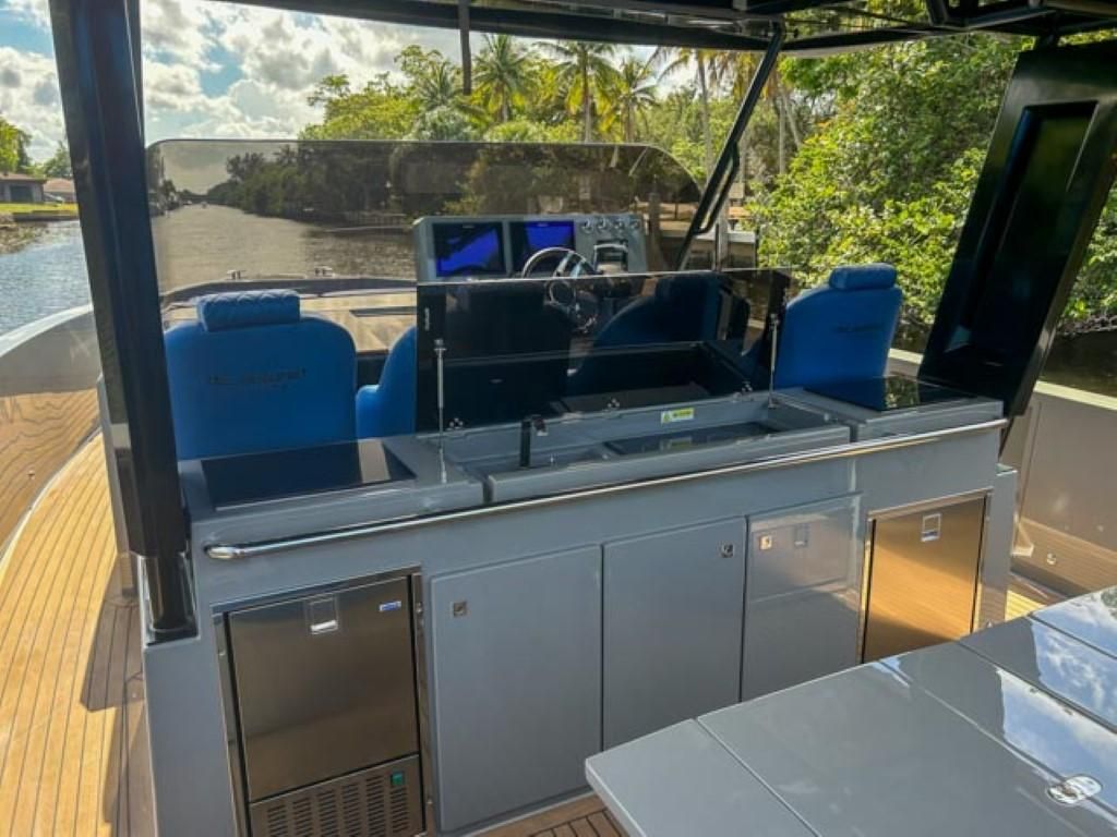 2023 De Antonio Yachts 42 