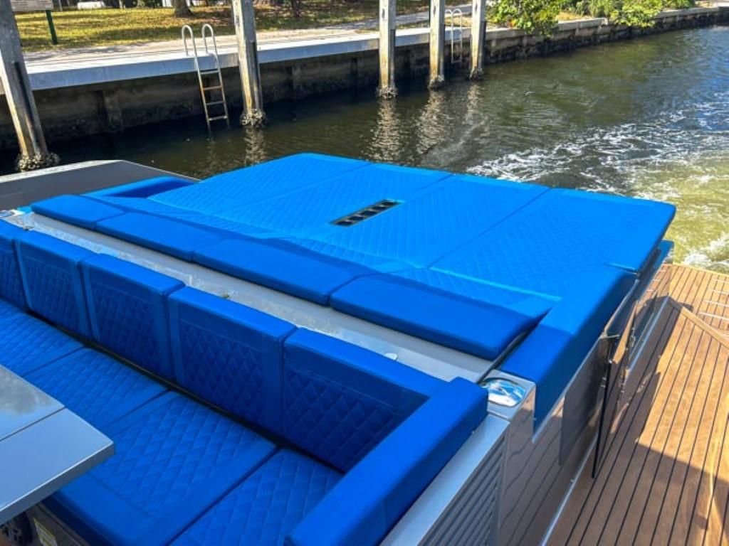 2023 De Antonio Yachts 42 