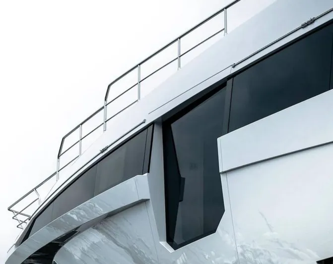 Dyamond Yacht Photos Pics 