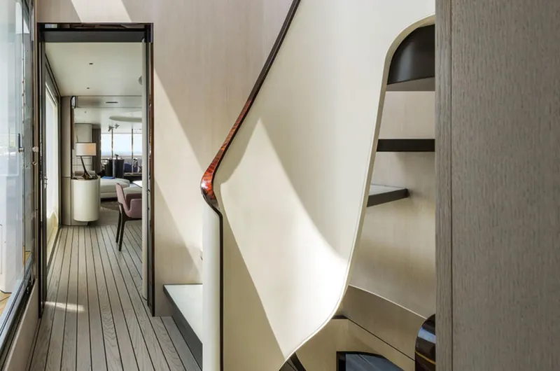 Dyamond Yacht Photos Pics 