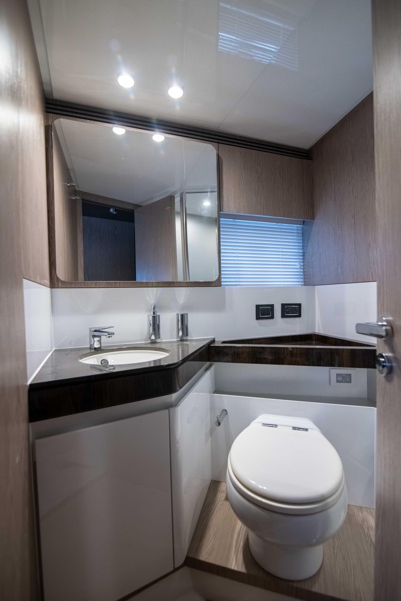 2019 Azimut 70 