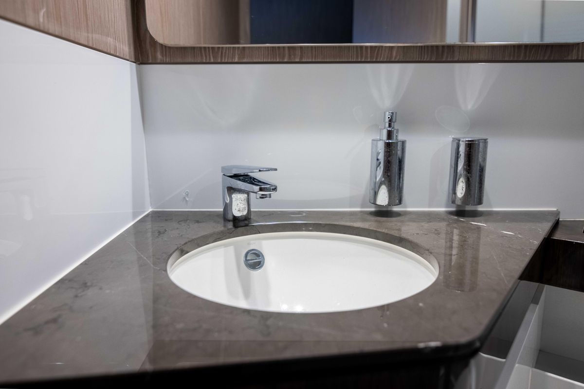 2019 Azimut 70 