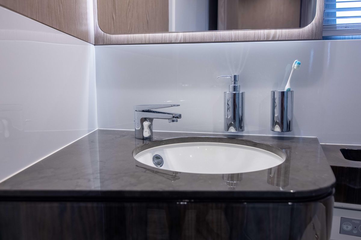 2019 Azimut 70 
