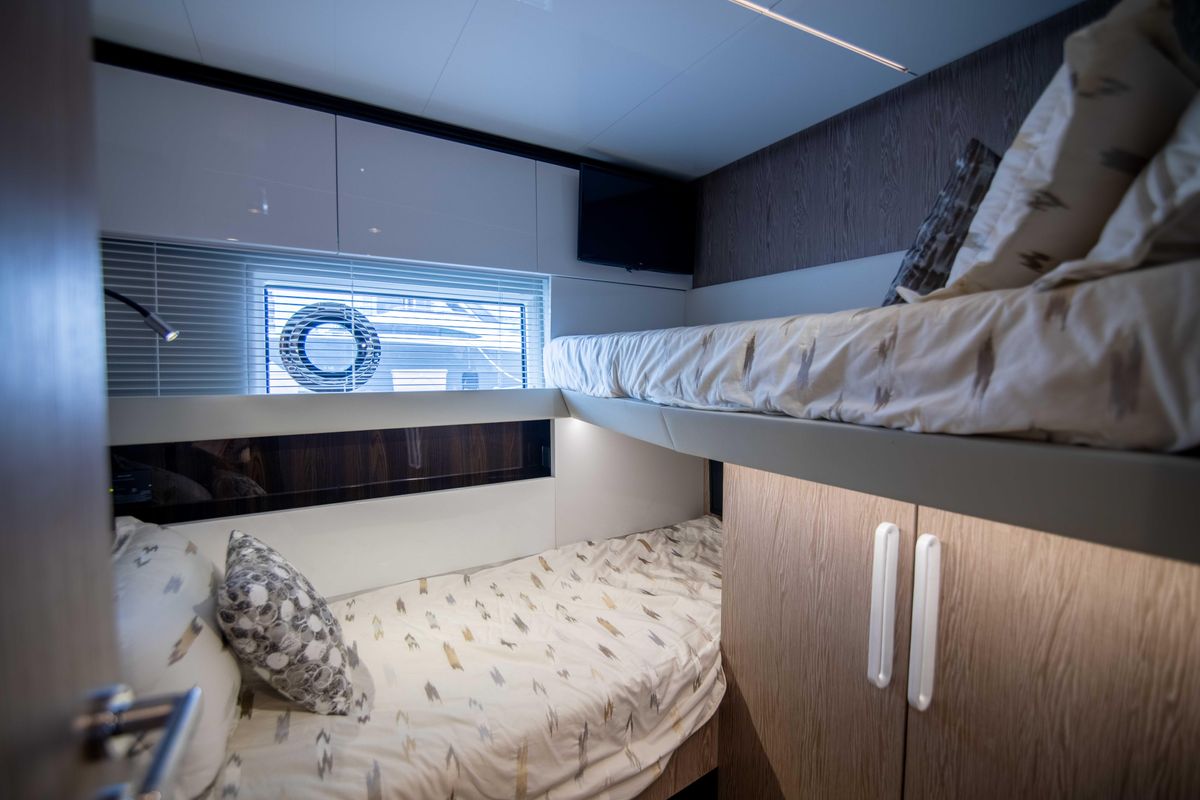 2019 Azimut 70 