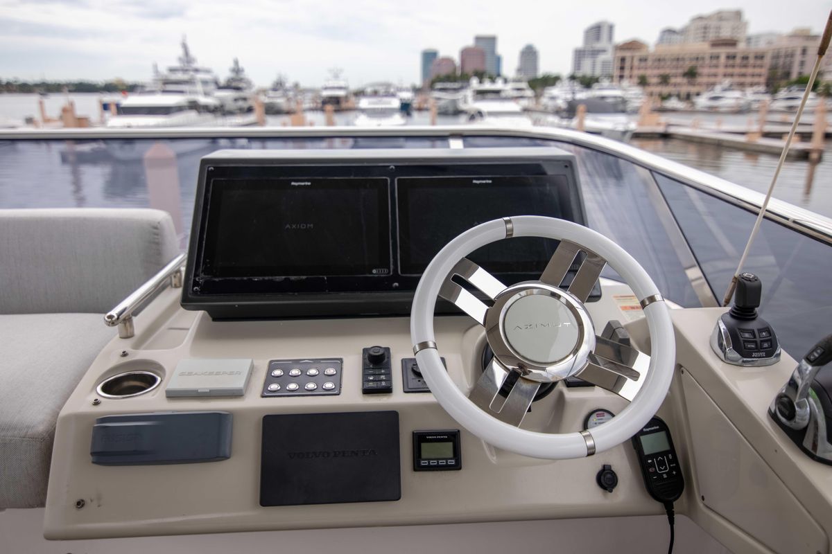 2019 Azimut 70 
