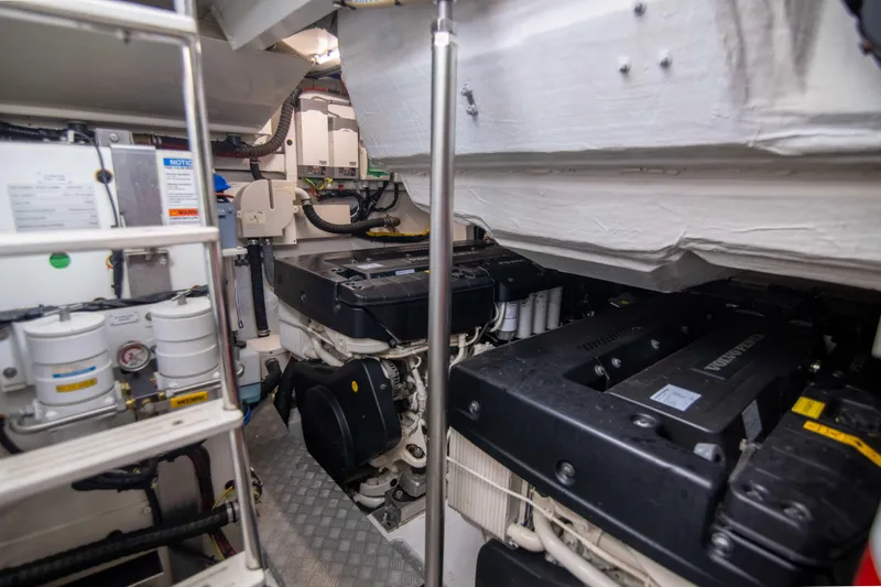 Triple Play Yacht Photos Pics Azimut 70 Triple Play - Engine Room