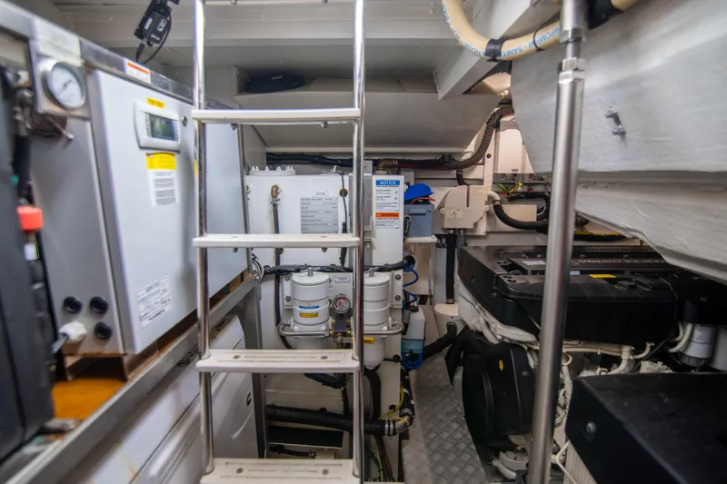 Triple Play Yacht Photos Pics Azimut 70 Triple Play - Engine Room