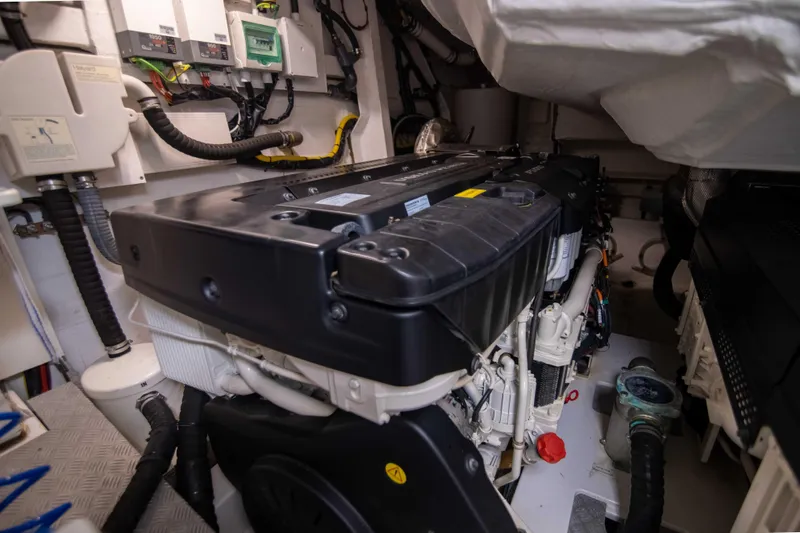 Triple Play Yacht Photos Pics Azimut 70 Triple Play - Engine Room