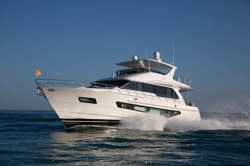 Clb72 Yacht Photos Pics CLB72 running