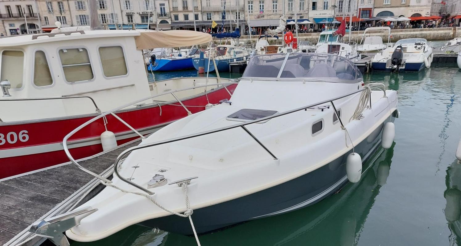 2017 B2 Marine CAP FERRET 752 CRUISER