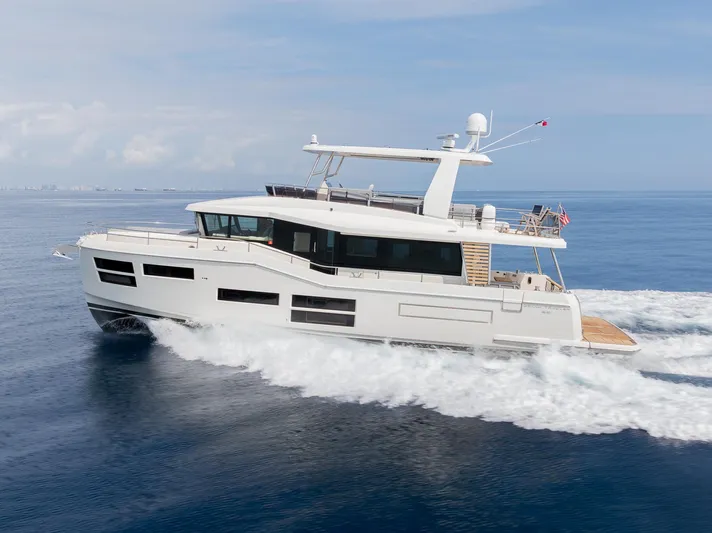 Opilio Yacht Photos Pics 