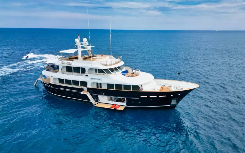 Robbie Bobby Yacht Photos Pics 