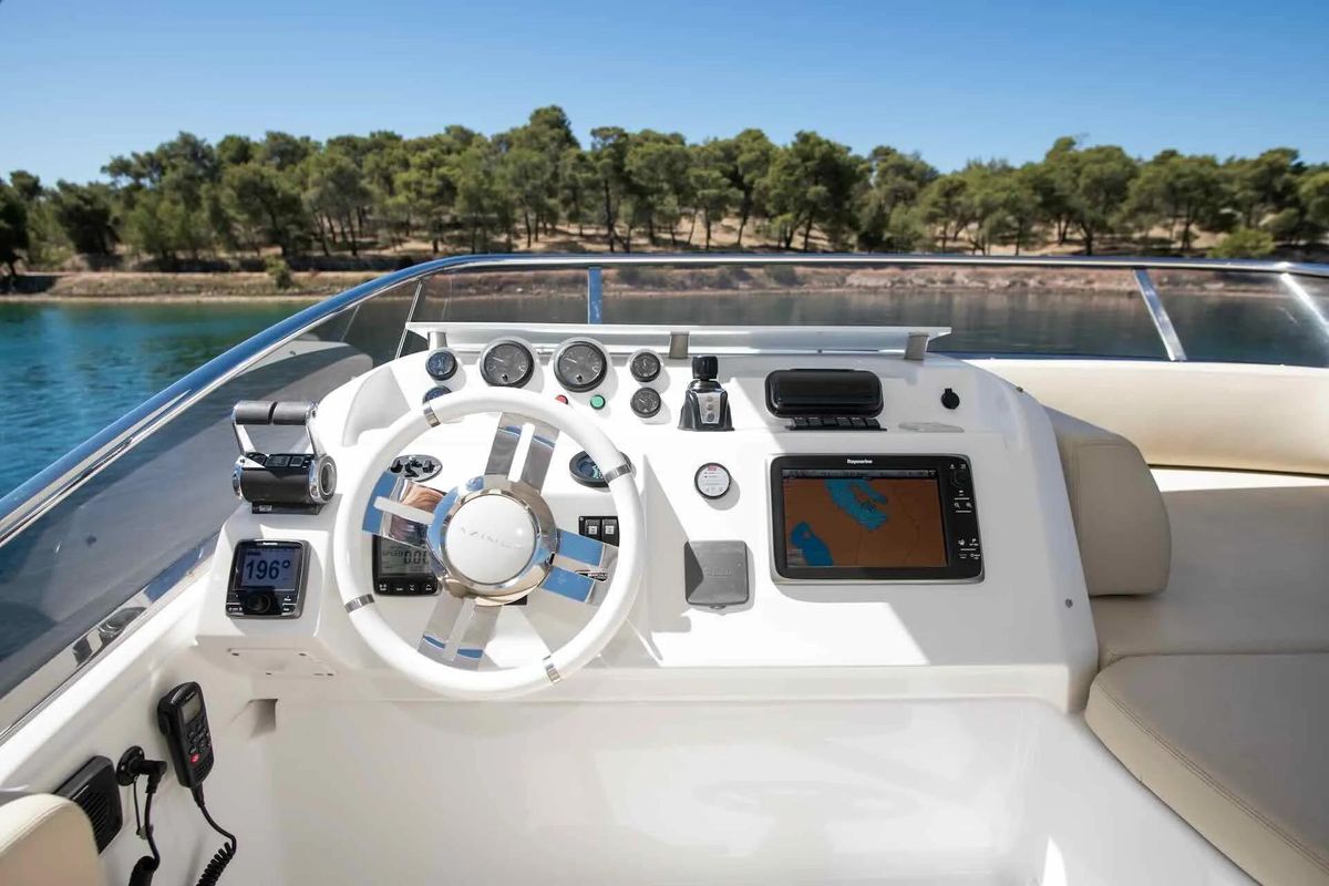 2015 Azimut 59 