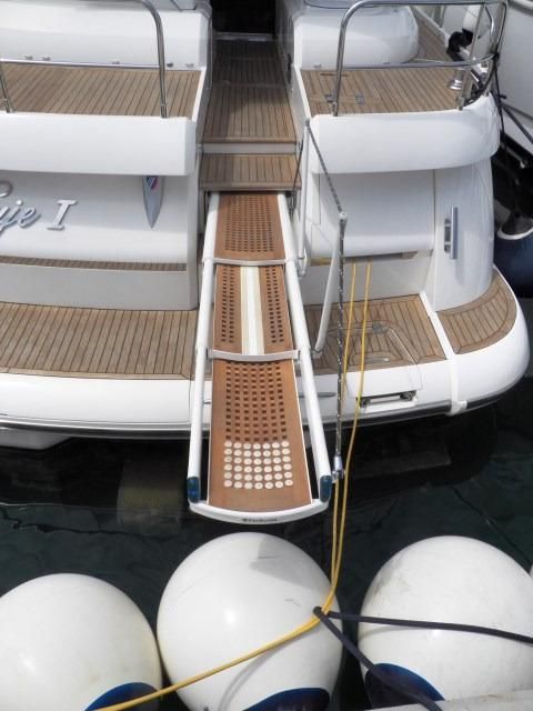 2006 Fairline 62 