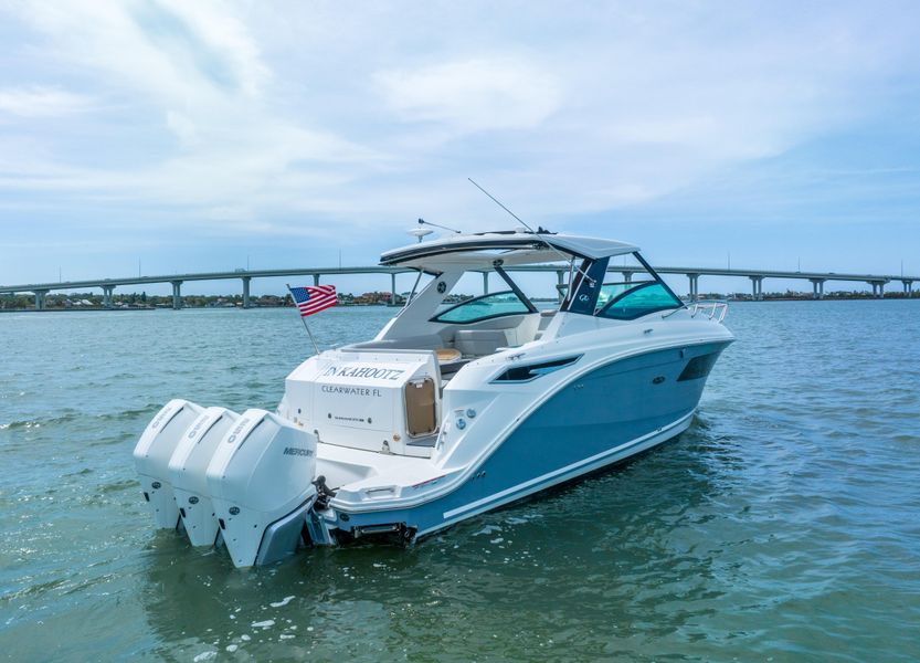 2021 Sea Ray Sundancer 320 OB