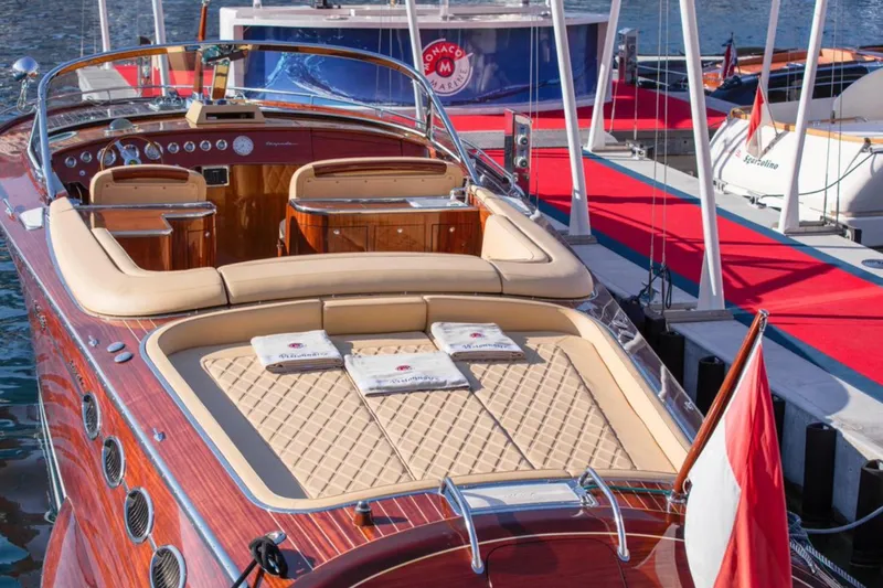 Visionnaire Yacht Photos Pics Luxurious 2010 J Craft Torpedo 42 yacht with elegant wood finish and plush seating.