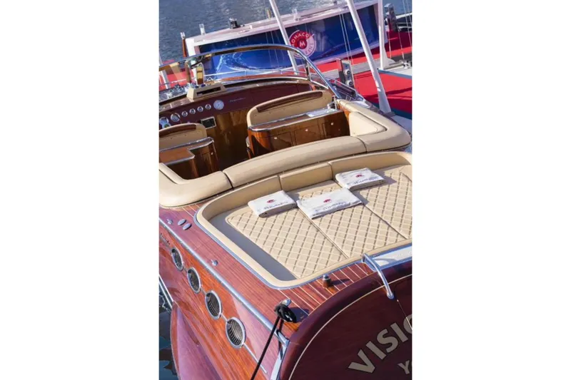 Visionnaire Yacht Photos Pics Luxurious 2010 J Craft Torpedo 42 yacht with elegant wood and leather interior.