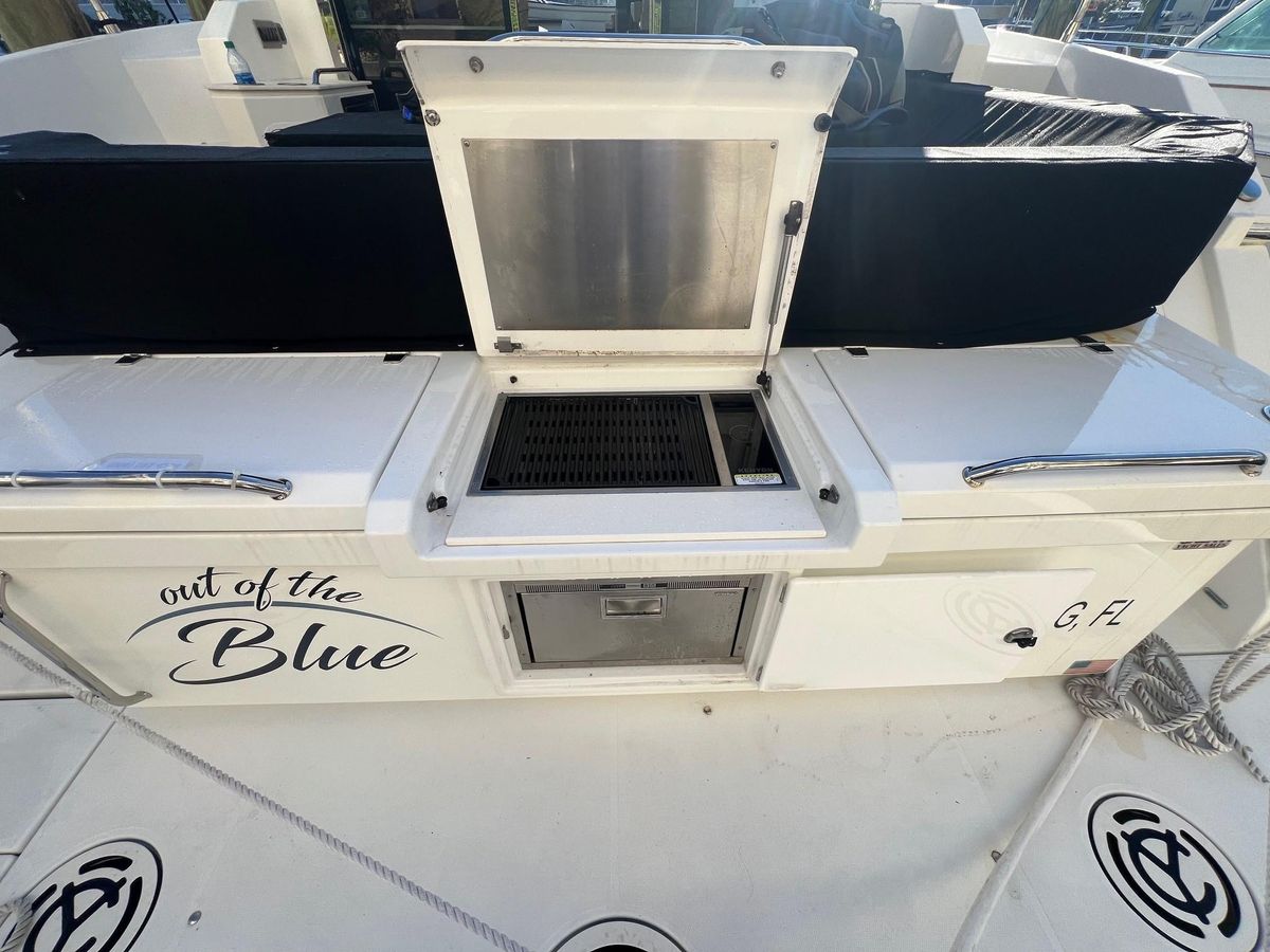 2018 Cruisers Yachts 42 