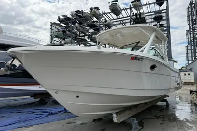 Robalo R317 Dual Console