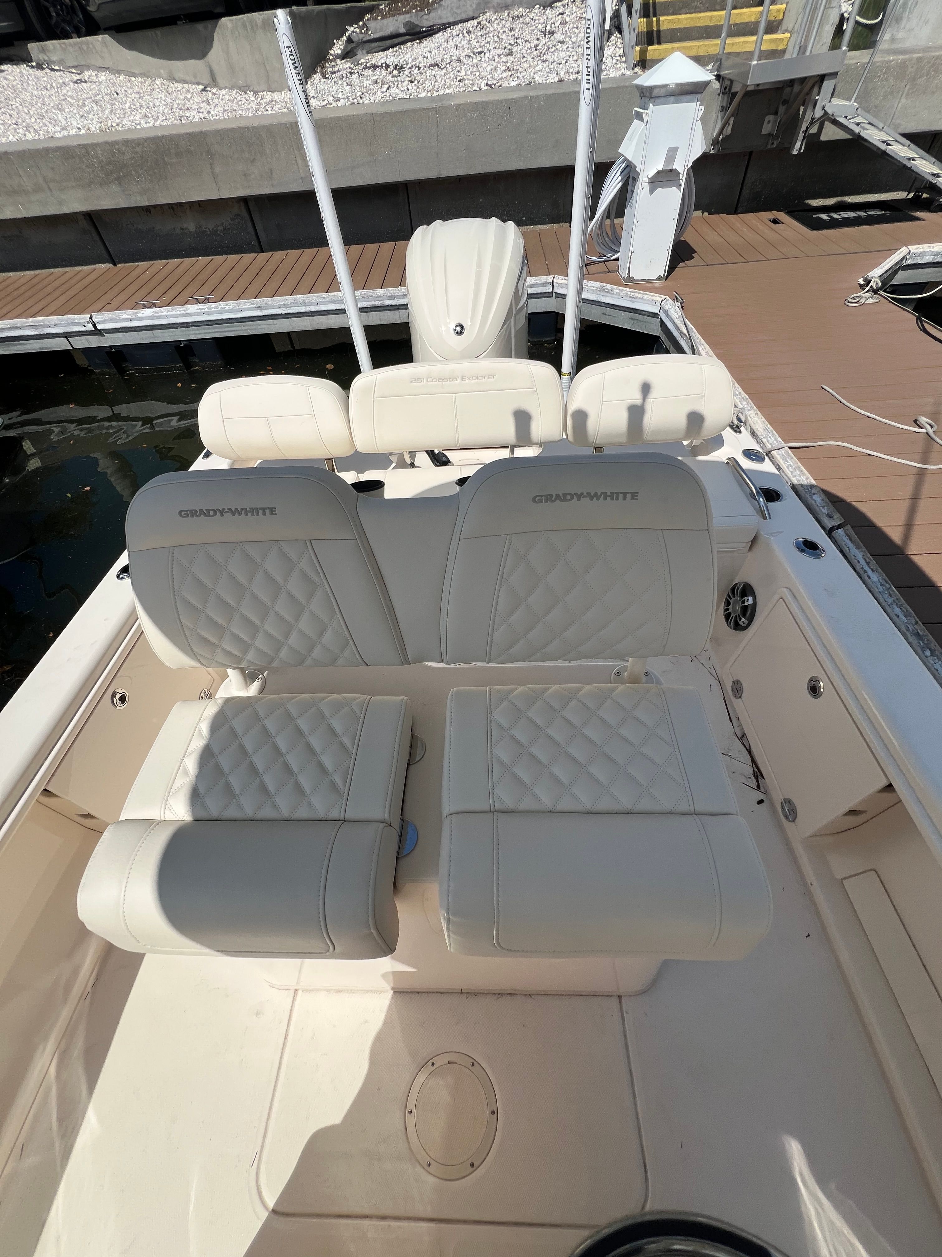 2025 GRADY-WHITE 251 CE - Image 5