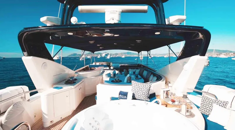  Yacht Photos Pics Luxurious 2006 Couach 3000 Fly yacht with spacious deck and stunning ocean view.