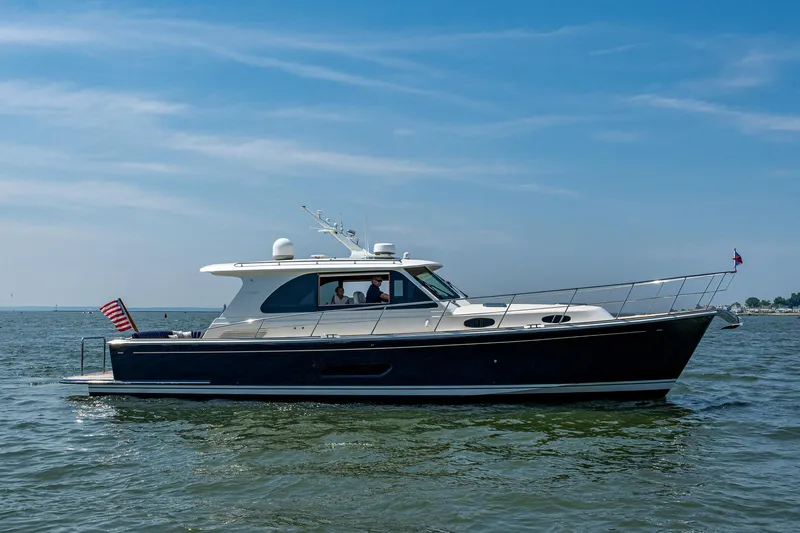 Duet Yacht Photos Pics 