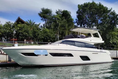 2015 Ferretti Yachts 550