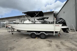 2017 Boston Whaler 210 Montauk
