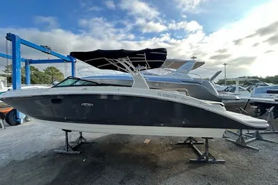 2023 Sea Ray SDX 270