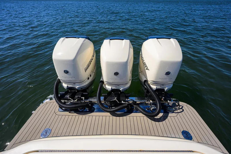 W/seakeeper Yacht Photos Pics 