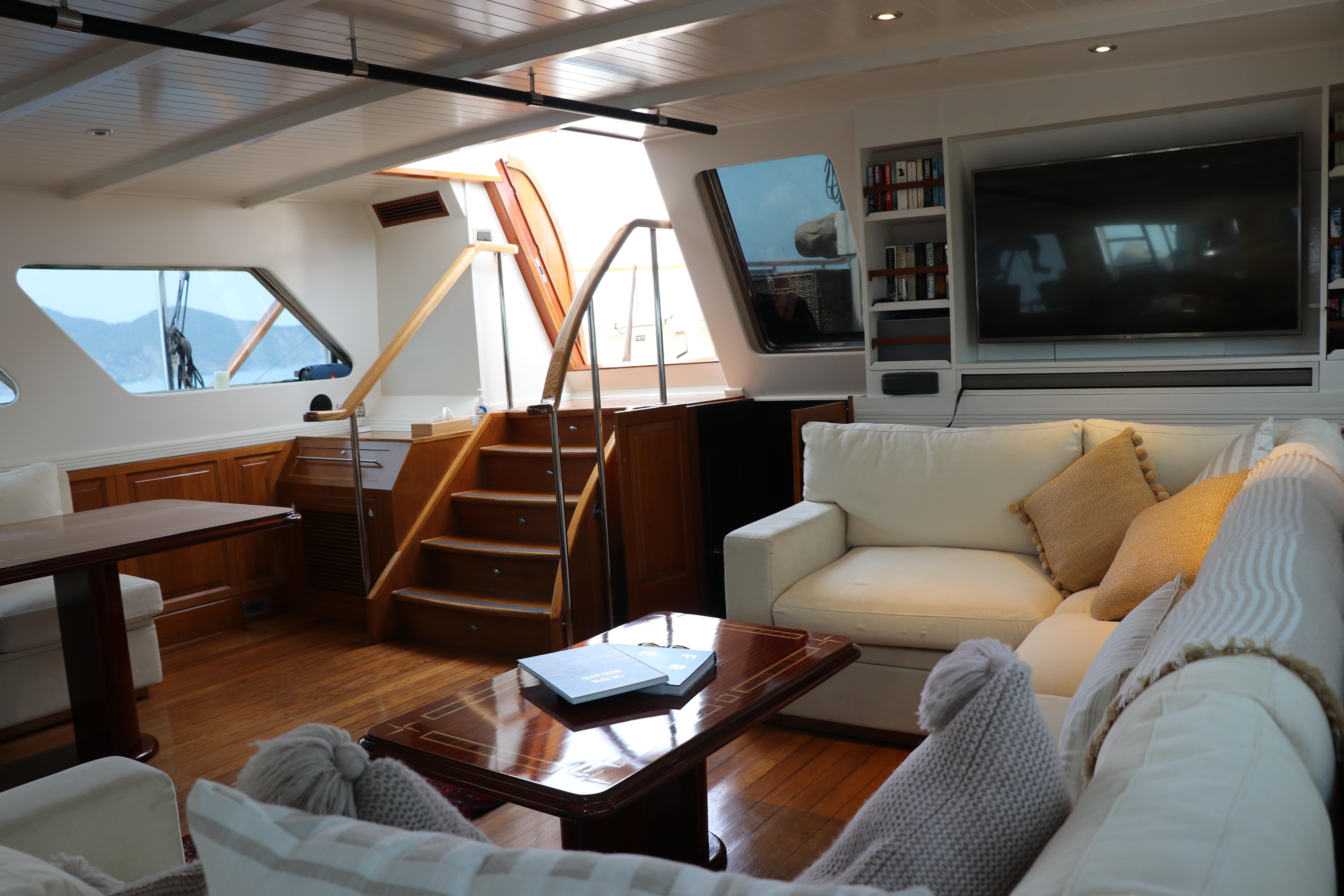 Luxury Redefined: Lady Lorraine & Agantur Yachting