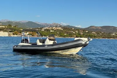 2016 Blackfin 8