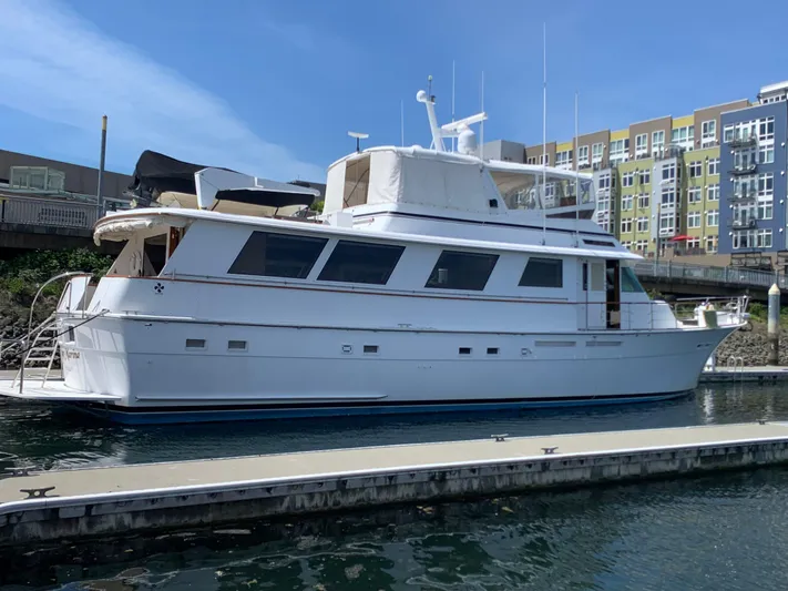 Ave Marina Yacht Photos Pics 