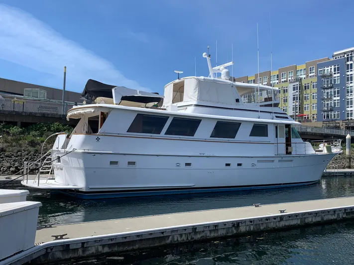 Ave Marina Yacht Photos Pics 