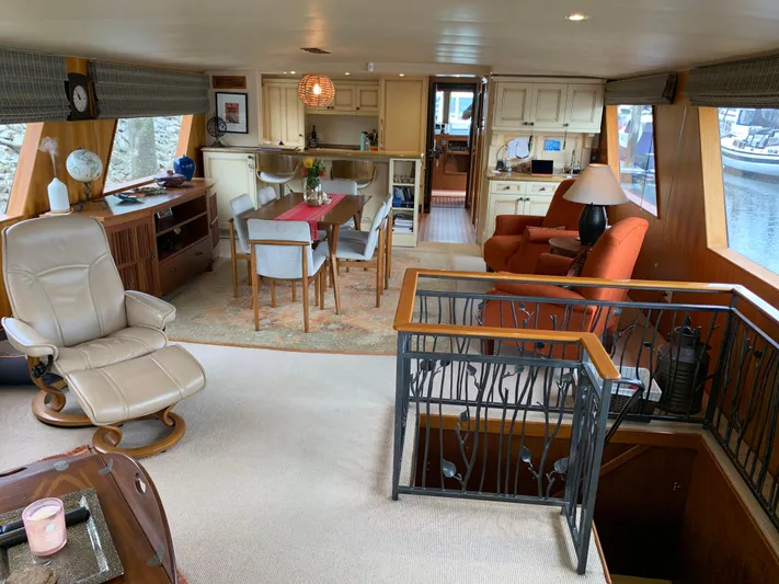 Ave Marina Yacht Photos Pics 