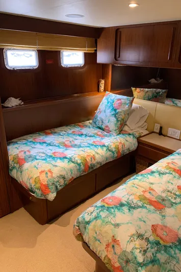 Ave Marina Yacht Photos Pics 