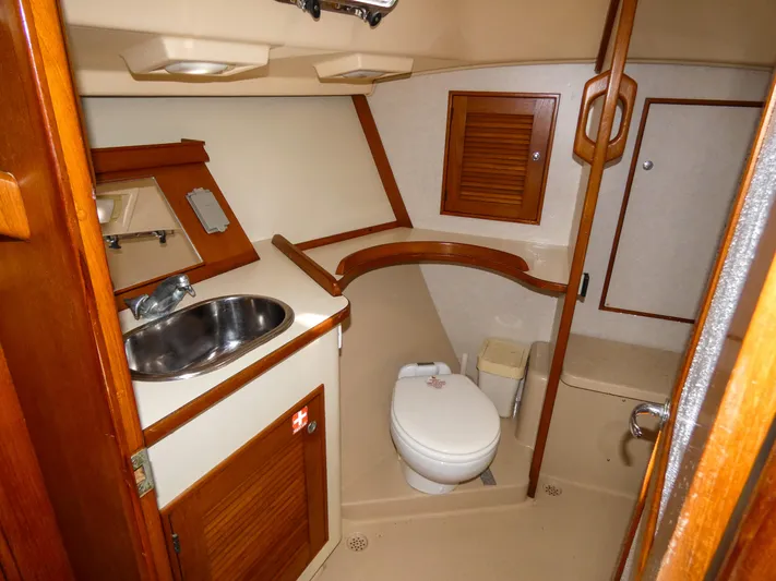 Patriot Yacht Photos Pics 